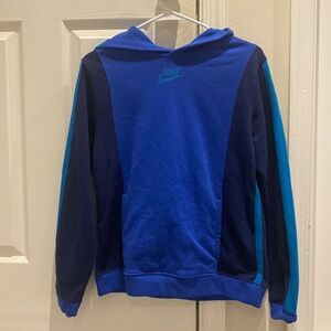 Nike Sportswear Amplify